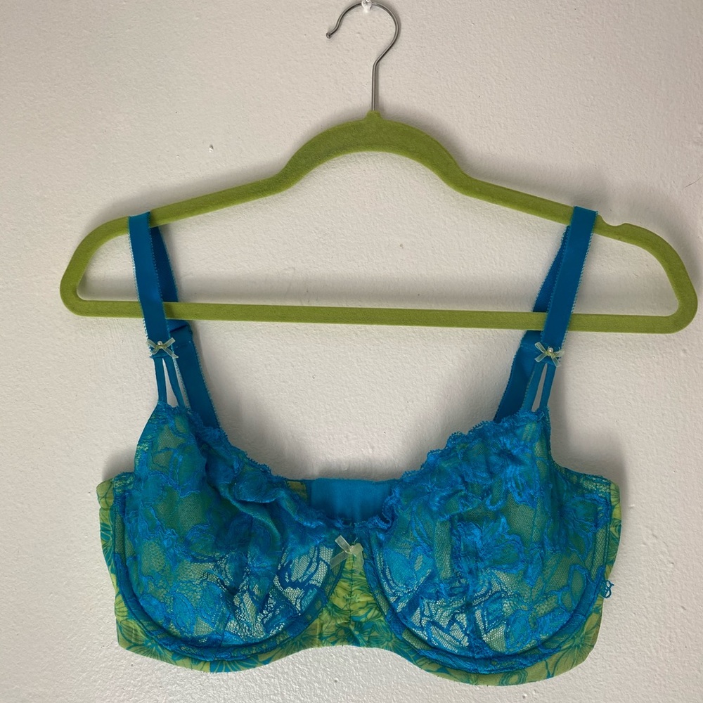 36DD Victoria’s Secret lace animal print bra